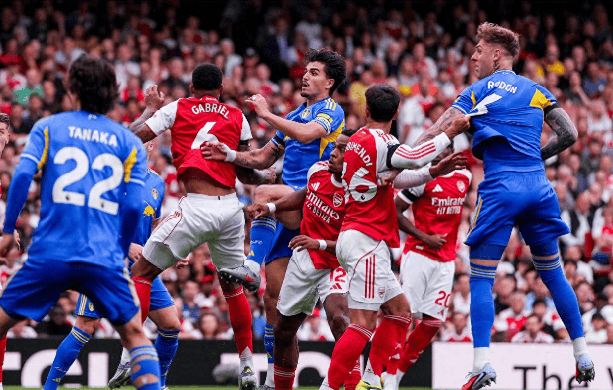 阿森纳危机！后防天团再现低级失误， 利兹联要趁火打劫！